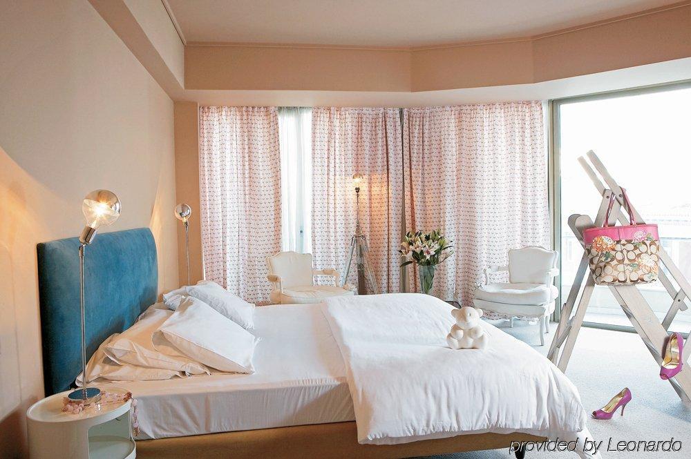 Hotel 2Fashion House Athen Zimmer foto